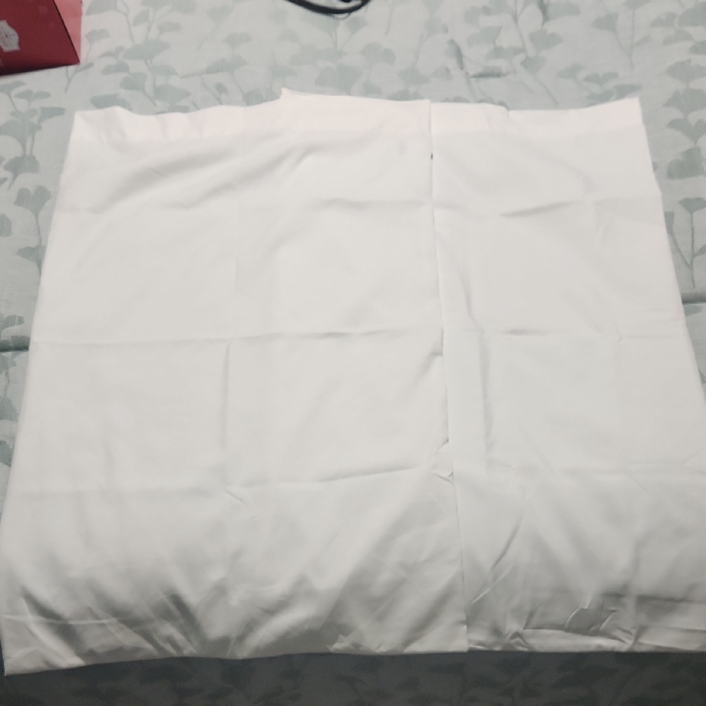 White Pillowcase (2)‎